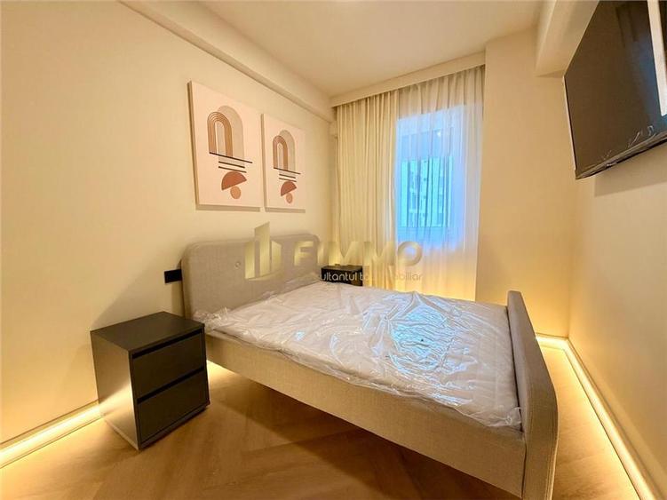 Apartament cu 3 camere semidecomandat în Est