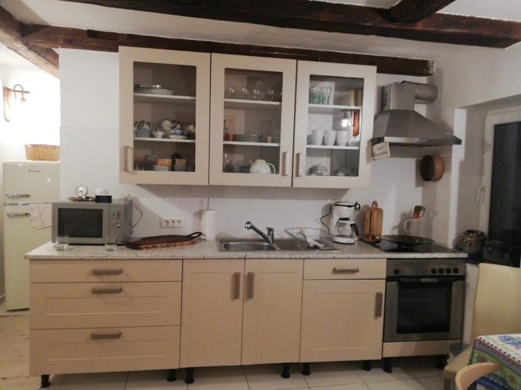Casă cu 5 camere cu Teren 690 Mp în Gărâna