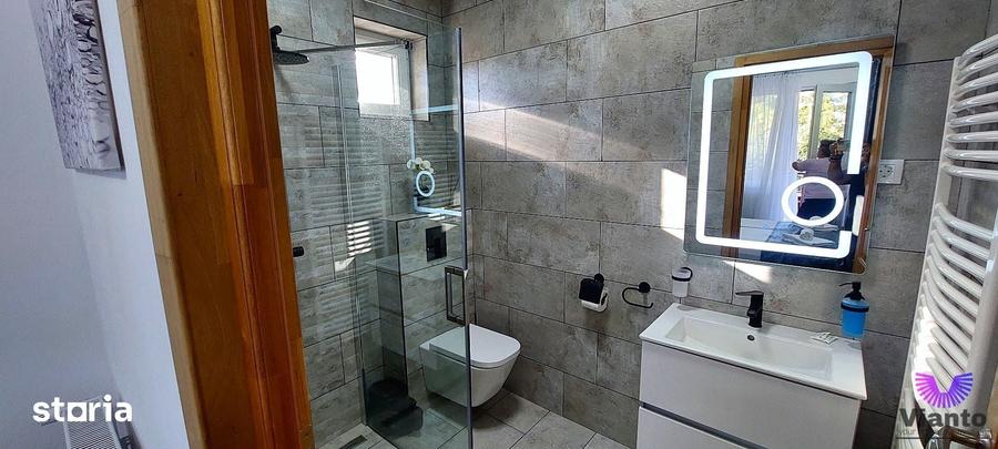 Casă cu 4 camere cu Teren 200 Mp în Valea Aurie