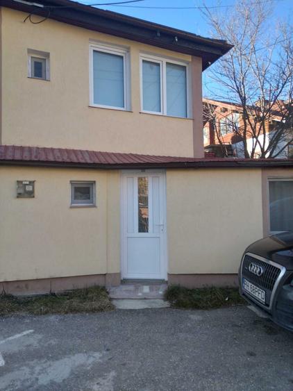 Apartament cu 2 camere semidecomandat în Poiana