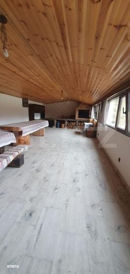Casă cu 4 camere în Tuțulești