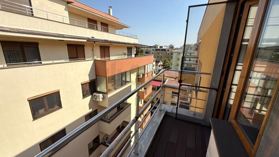 Apartament cu 3 camere decomandat, mobilat în Herăstrău