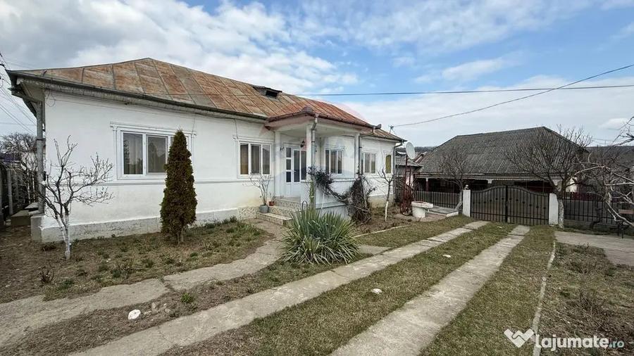 Casă cu 3 camere cu Teren 990 Mp în Fitionești