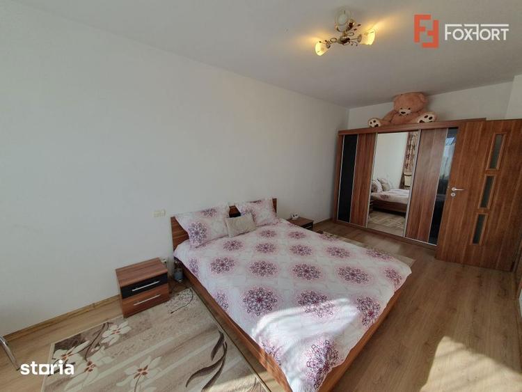 Apartament cu 3 camere, mobilat în Plopi