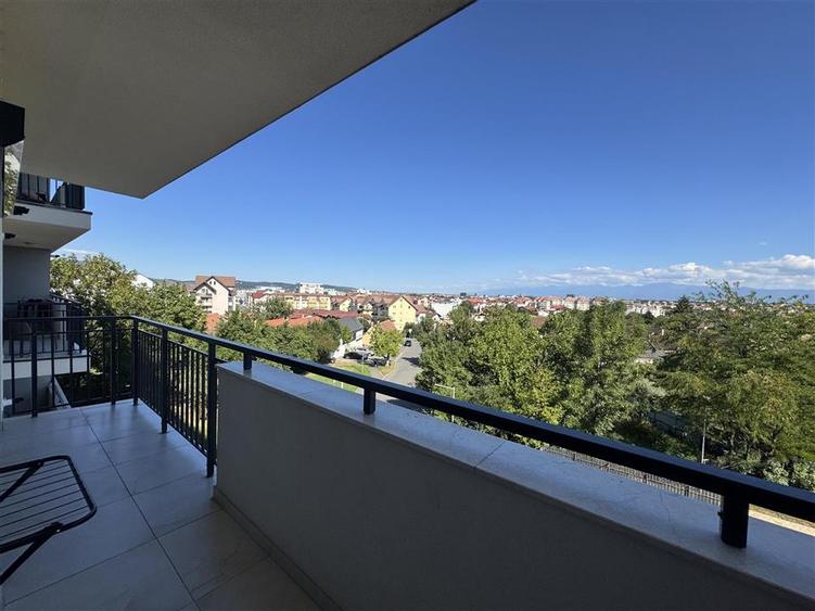 Apartament cu 2 camere semidecomandat în Turnișor
