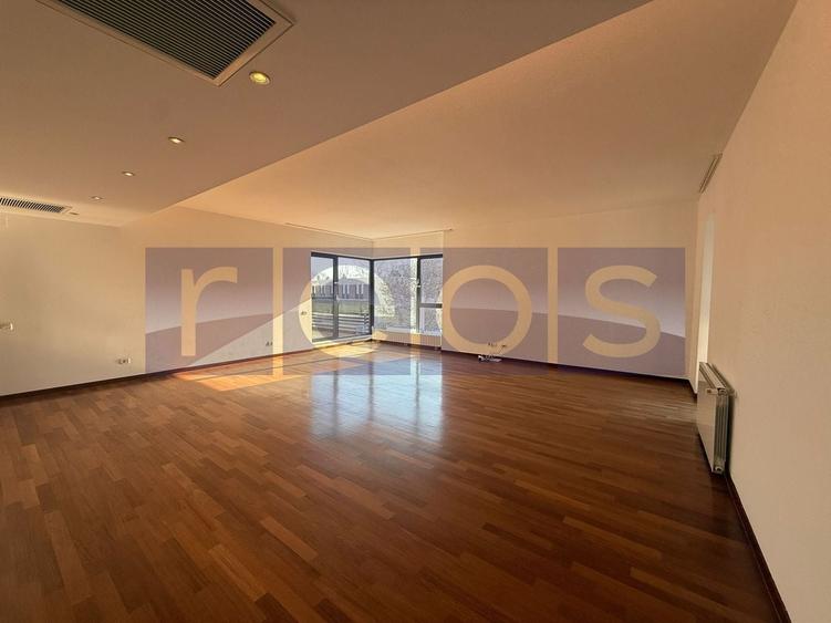Apartament cu 4 camere, mobilat în Șoseaua Nordului