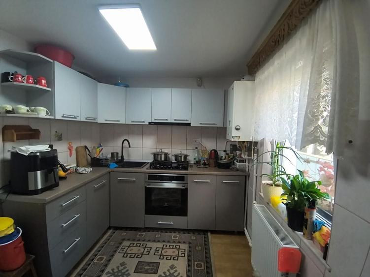 Casă individuală cu 3 camere cu Canalizare în Burdujeni
