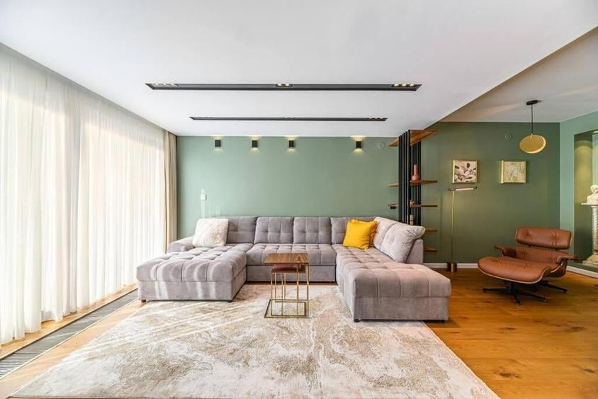 Apartament cu 3 camere decomandat, mobilat în Poiana Brașov