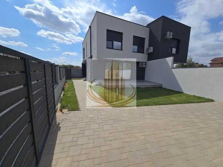 Duplex cu 4 camere cu Canalizare în Ghiroda