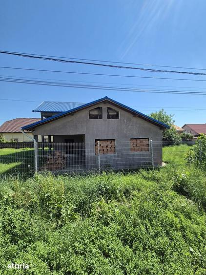 Casă cu 5 camere cu Teren 1700 Mp în Luizi-Călugăra