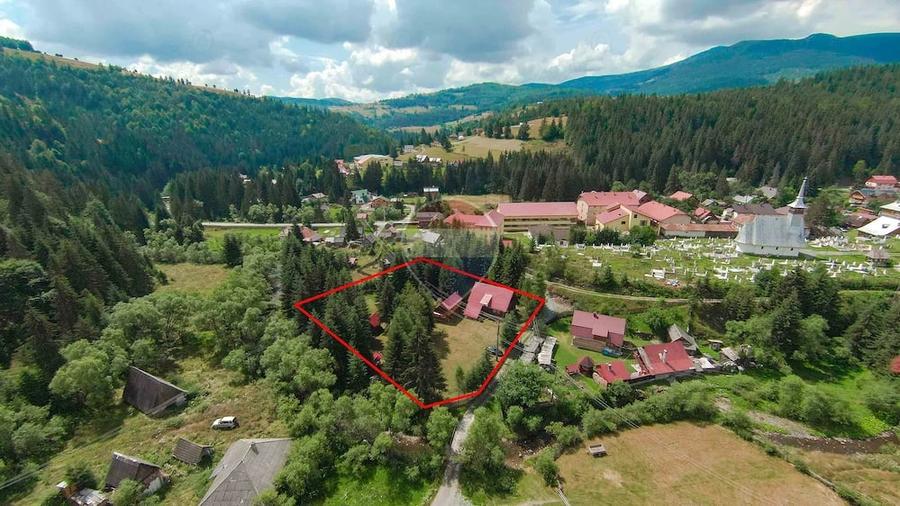 Casă cu Teren 3326 Mp în Arieșeni