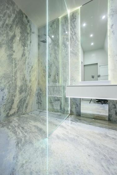 Apartament cu 5 camere decomandat, mobilat în Iancu Nicolae