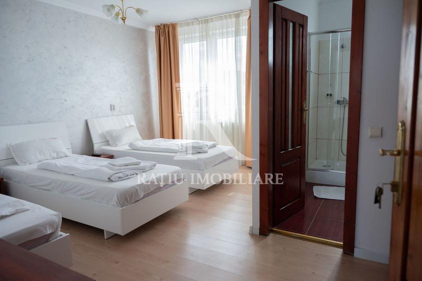 Casă cu 18 camere cu Canalizare în Sânmartin