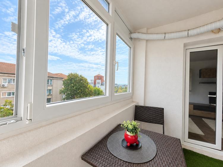 Apartament cu 2 camere decomandat în Soarelui