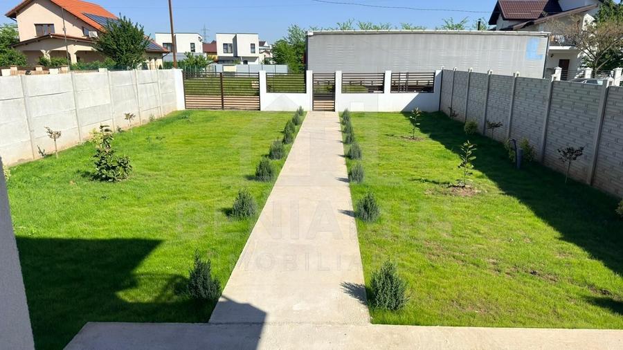 Casă individuală cu 5 camere cu Canalizare în Malu Mare