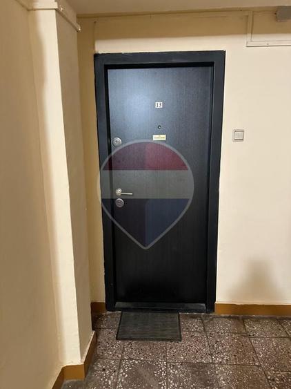 Apartament cu 3 camere decomandat în Rogerius