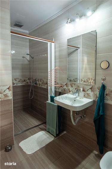 Casă cu 7 camere decomandat cu Teren 485 Mp în Iosia
