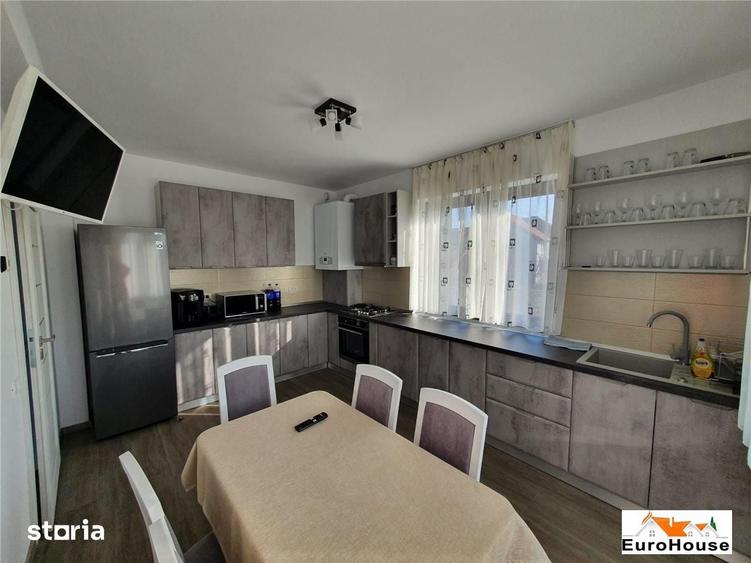 Casă cu 4 camere cu Teren 300 Mp în Cetate