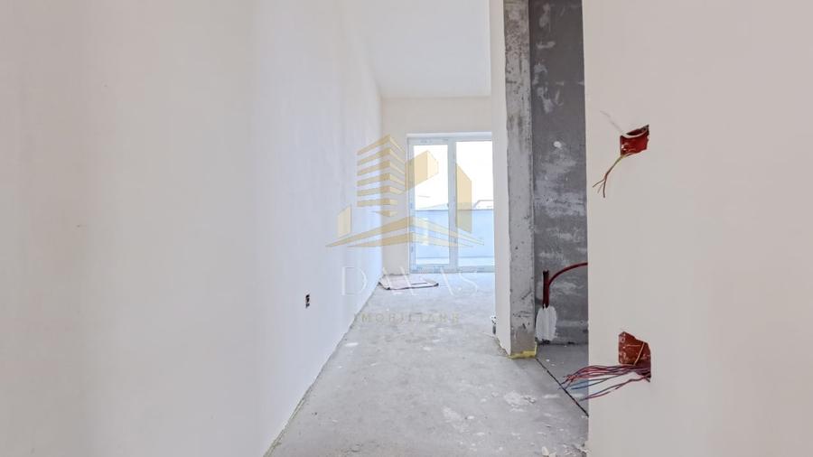 Apartament cu 3 camere semidecomandat în Baciu