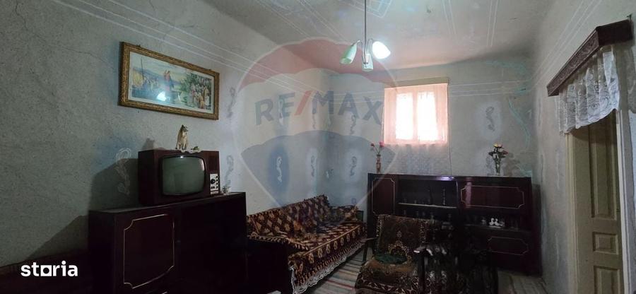 Casă cu 3 camere cu Teren 936 Mp în Socodor