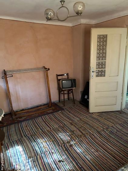 Casă cu 5 camere cu Teren 2000 Mp în Bălțești
