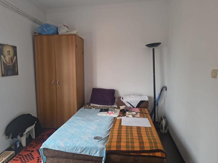 Apartament cu 4 camere semidecomandat în Cazino