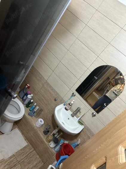 Apartament cu 4 camere decomandat în Craiovița Nouă