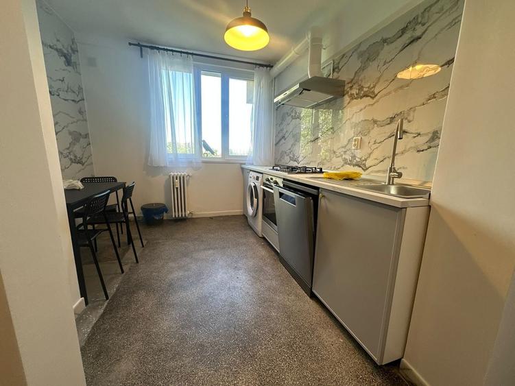 Apartament cu 3 camere semidecomandat, mobilat în Barbu Văcărescu