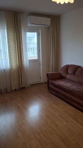 Apartament cu 2 camere semidecomandat în Gălățui