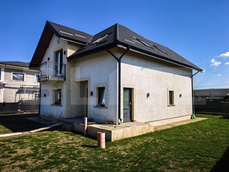 Casă individuală cu 5 camere cu Teren 500 Mp în Dancu