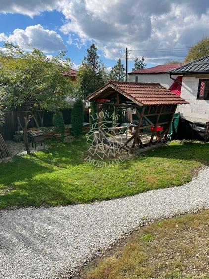 Casă individuală cu 3 camere cu Canalizare în Livezile