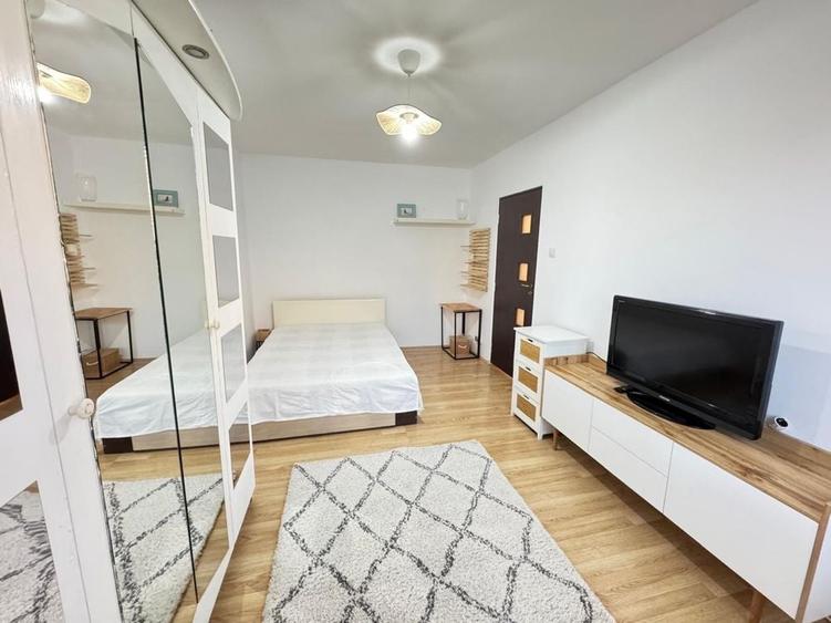 Apartament cu 2 camere decomandat în Berceni