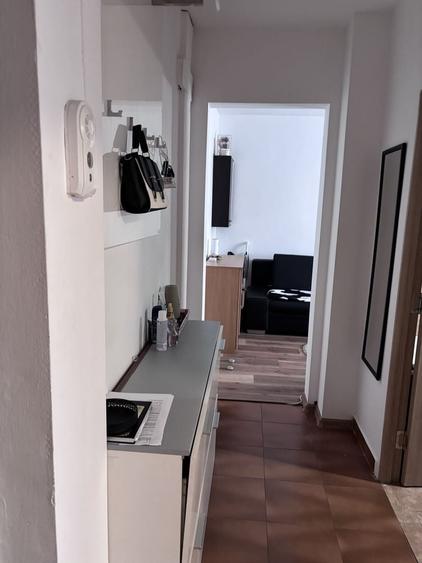 Se ofera spre vanzare apartament cu 3 camere - 4