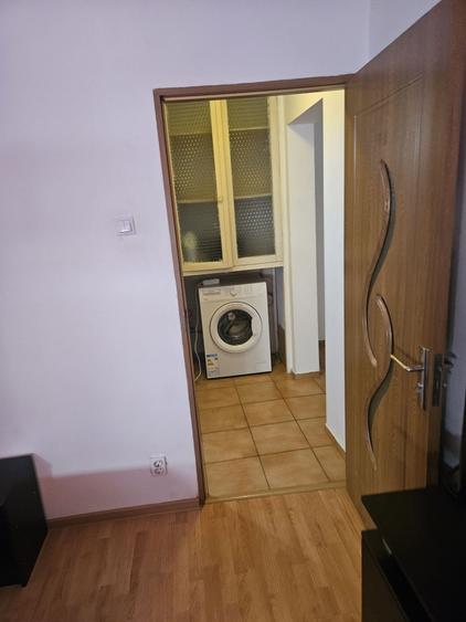 Apartament cu 3 camere semidecomandat în Pantelimon