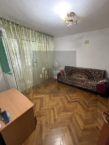 Apartament cu 3 camere semidecomandat, mobilat în Alexandru Obregia