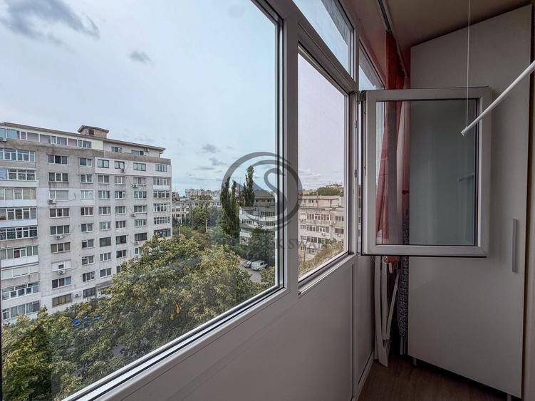 Apartament cu 3 camere semidecomandat în Cina