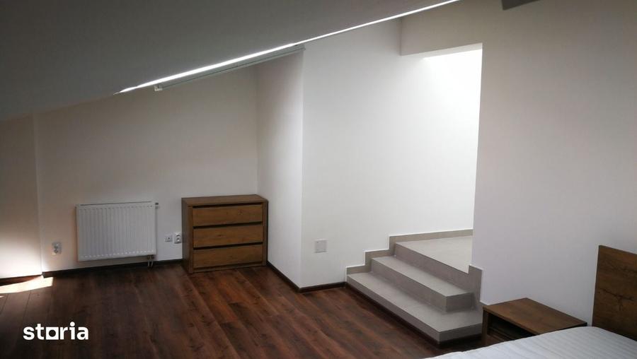 Apartament cu 3 camere decomandat în Dârste