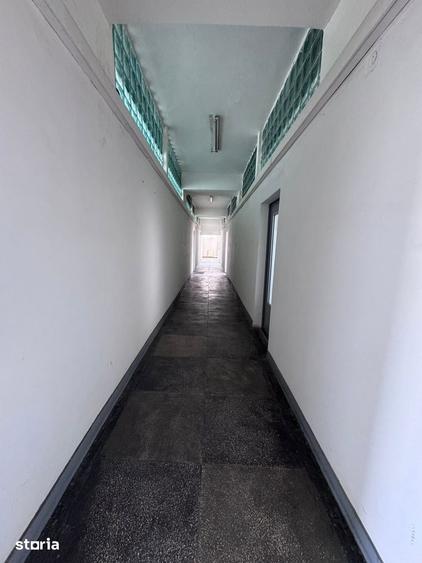 Spațiu comercial, de 990 mp, în Central