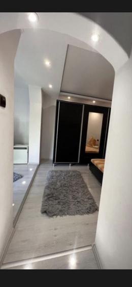 Casă cu 4 camere cu Teren 5000 Mp în Central