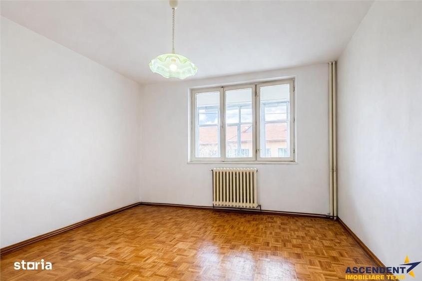 Apartament cu 2 camere, mobilat în Simeria