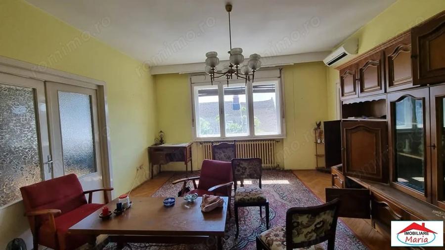 Apartament cu 3 camere decomandat în Central