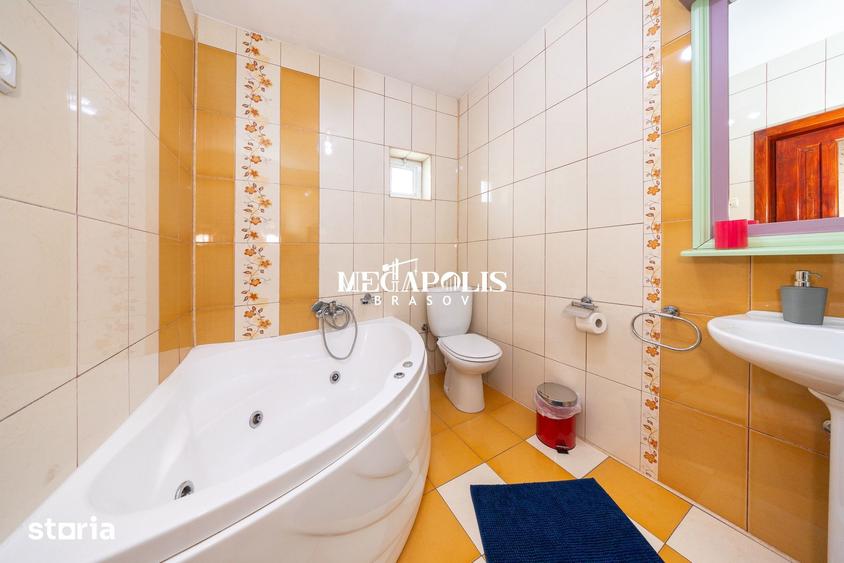 Casă cu Teren 1077 Mp în Central