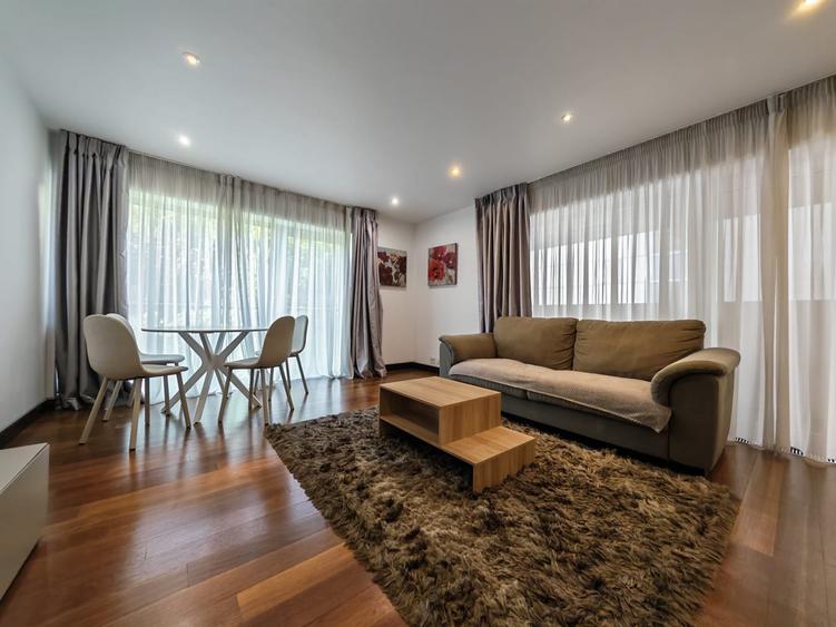 Apartament cu 2 camere decomandat, mobilat în Arcul de Triumf