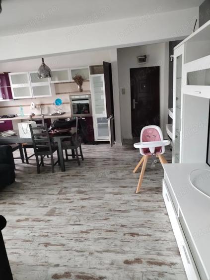 Apartament cu 4 camere decomandat în Centrul Vechi