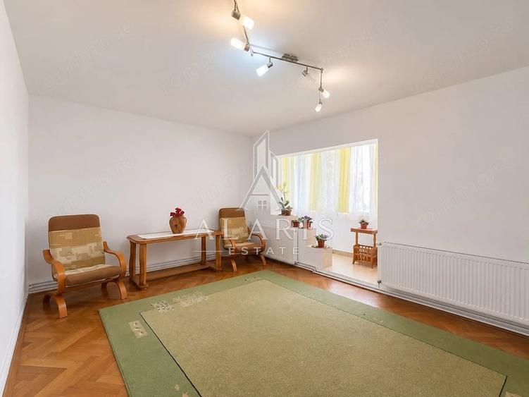 Apartament cu 4 camere decomandat în Bucovina