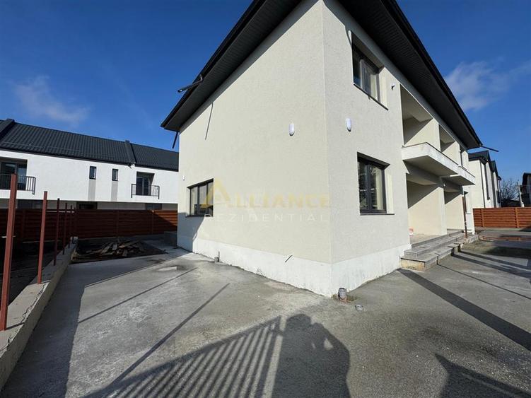 Duplex cu 4 camere cu Teren 219 Mp în Central