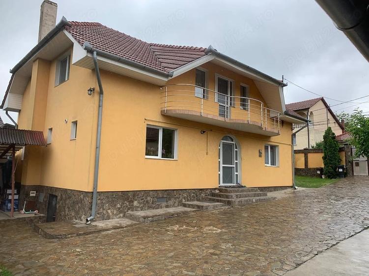 Casă cu 4 camere cu Teren 500 Mp în Central