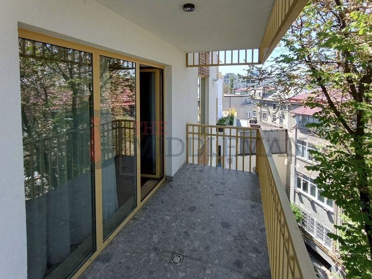 Apartament cu 3 camere decomandat în Unirii