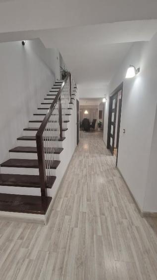 Casă individuală cu 4 camere cu Canalizare în Fundeni