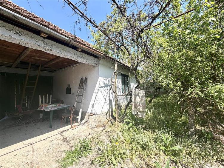Casă cu 5 camere cu Teren 1788 Mp în Căpâlna